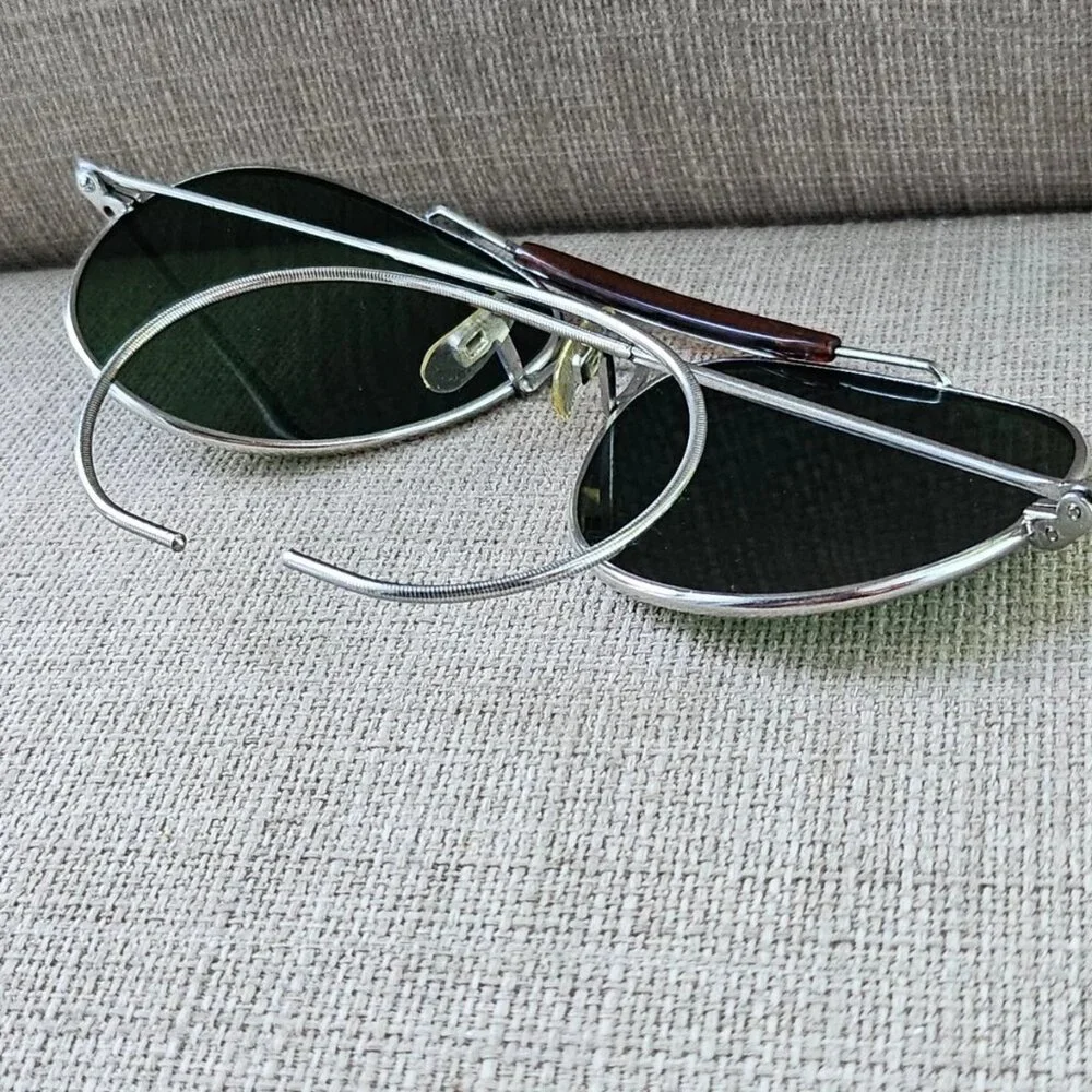 Men Vintage Sunglasses Green Lenses Silver Tone Frame Eye Wear Shades Read desc
